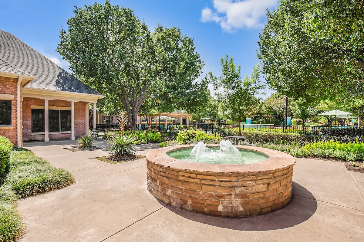 Villas of Spring Creek apartments in Addison, TX