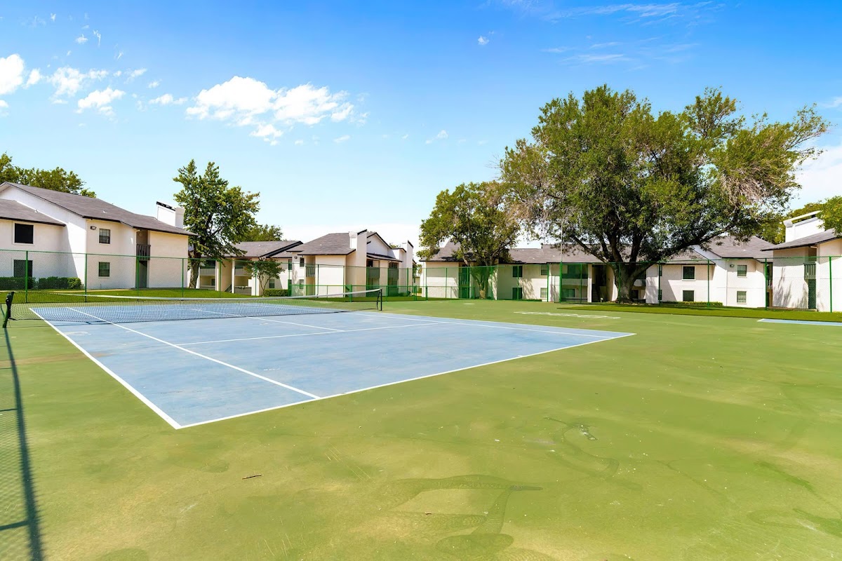Tides on Timberglen apartments in Addison TX
