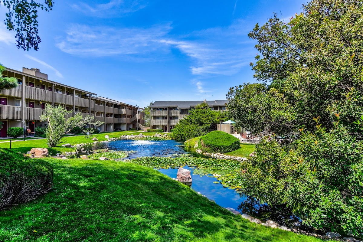 The Lakes Apartments apartments in Albuquerque NM