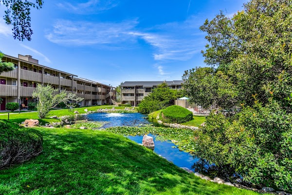 The Lakes Apartments apartments in Albuquerque NM