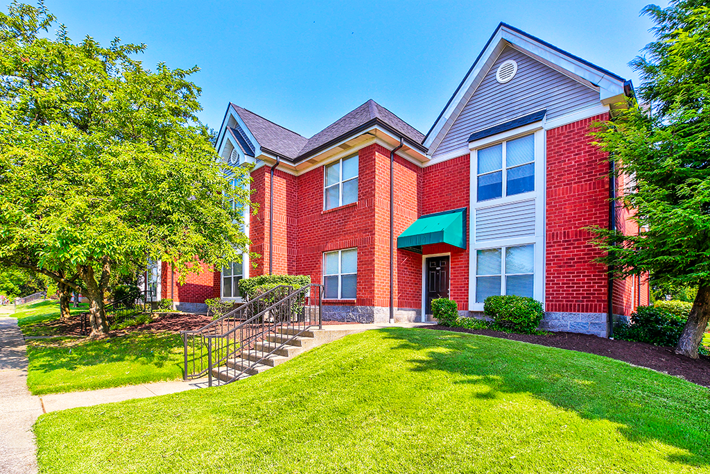 Hampton Place apartments in Louisville KY