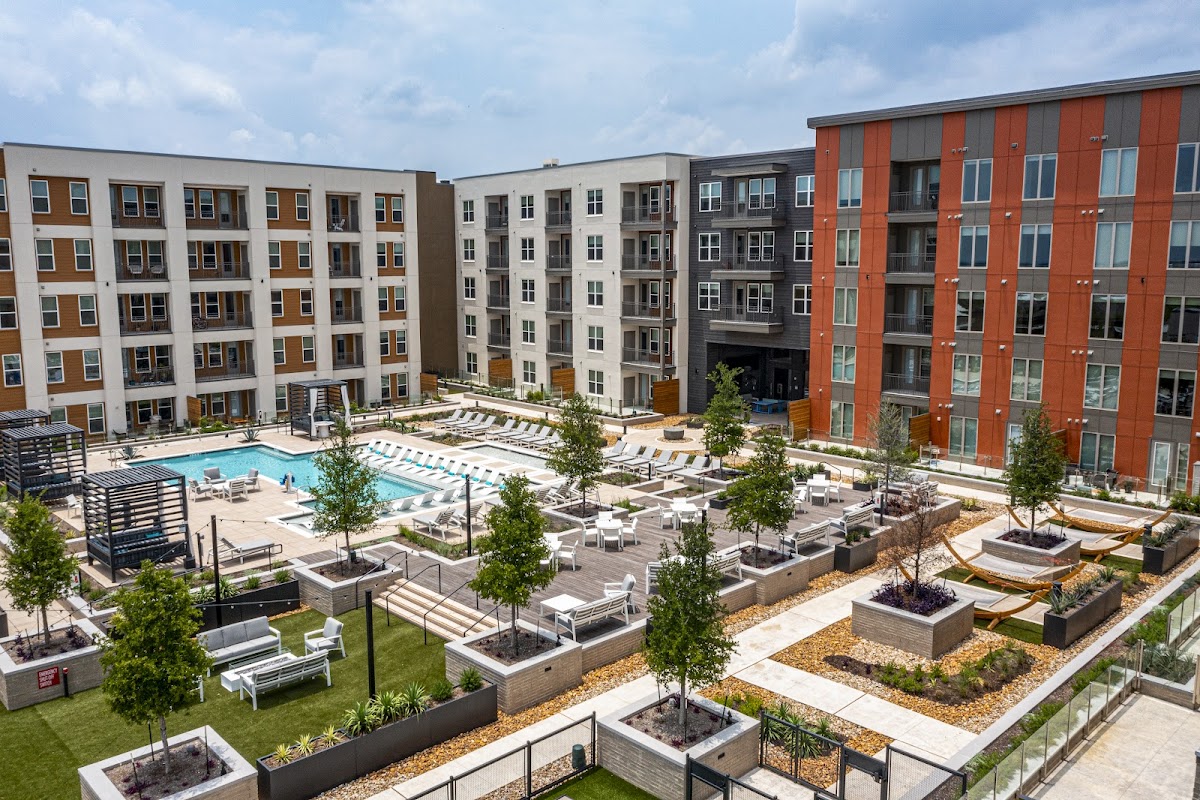 AMLI Branch Park apartments in Austin TX