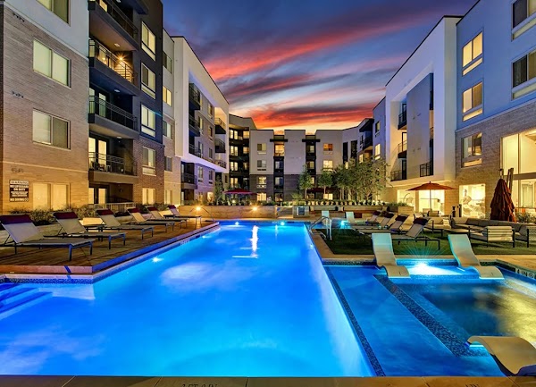 Berkshire Auburn Apartments apartments in Addison TX