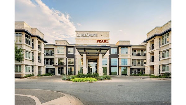 Lakeshore Pearl apartments in Austin TX