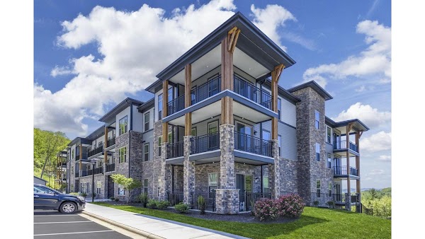 Enclave Piney Mountain apartments in Asheville, NC