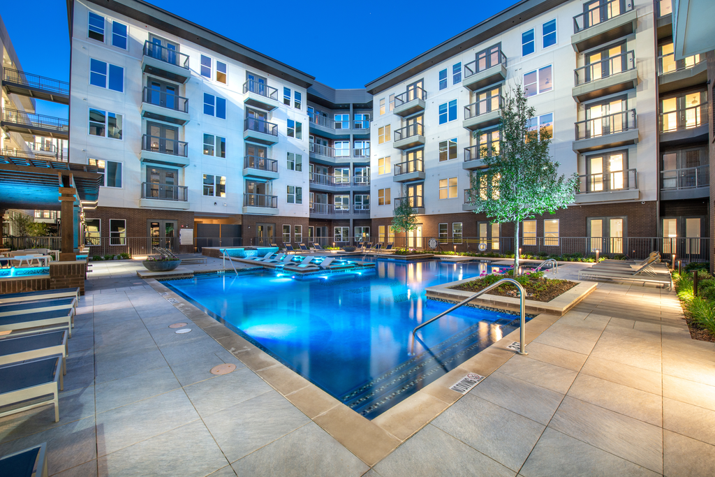 Hall Street Flats apartments in Dallas, TX