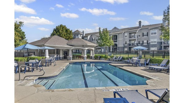 Benton Pointe apartments in Addison, TX