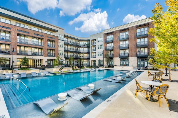 The Beacon Apartments apartments in Addison, TX