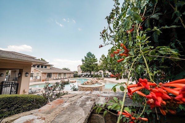 The Ridge at North Texas apartments in Addison, TX