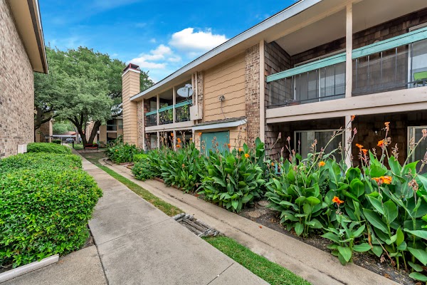 Spring Creek Apartments apartments in Addison TX