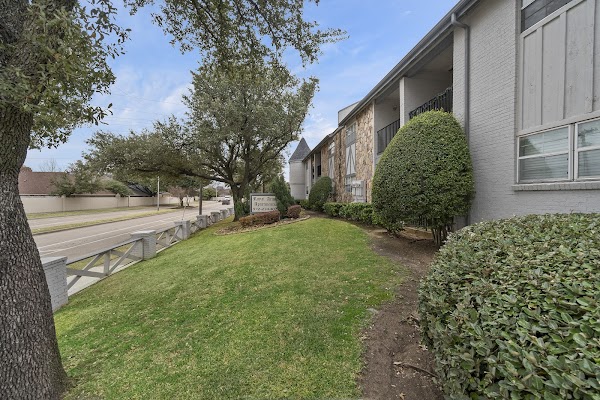Royal Arms Apartments apartments in Addison, TX