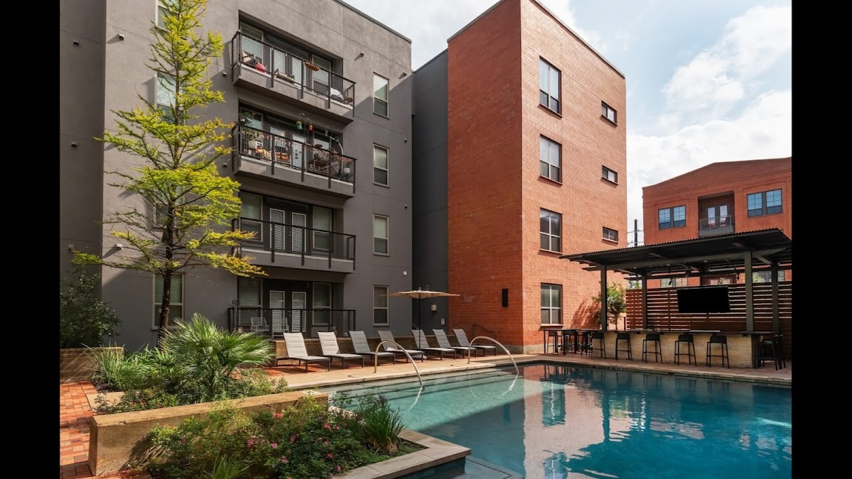 Can Plant Residences at Pearl apartments in San Antonio TX