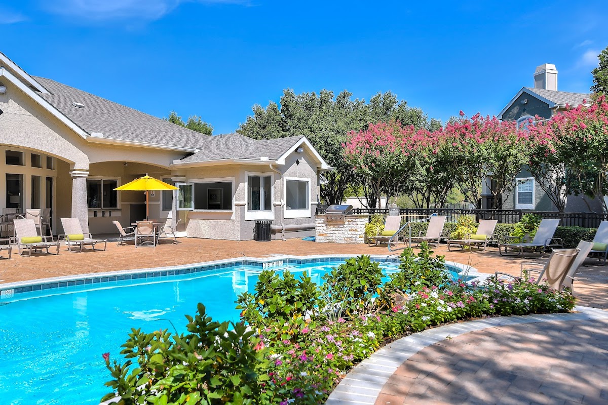 Sheridan Park at Spring Creek apartments in Addison, TX