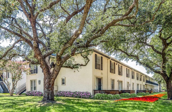 Lockwood Heights apartments in Richardson, TX