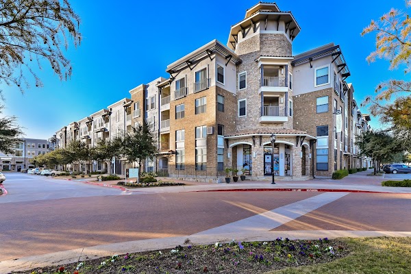 Cortland Legacy apartments in Addison, TX