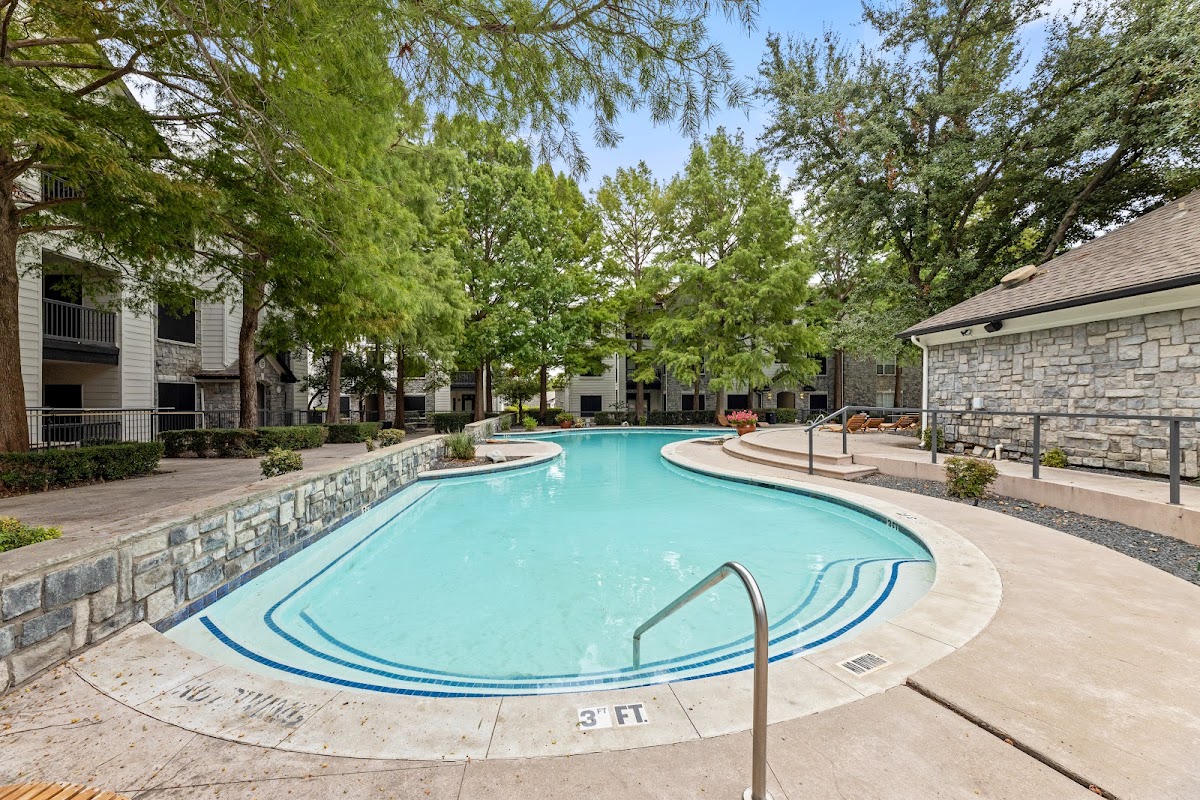 The Chase Apartments apartments in Addison, TX