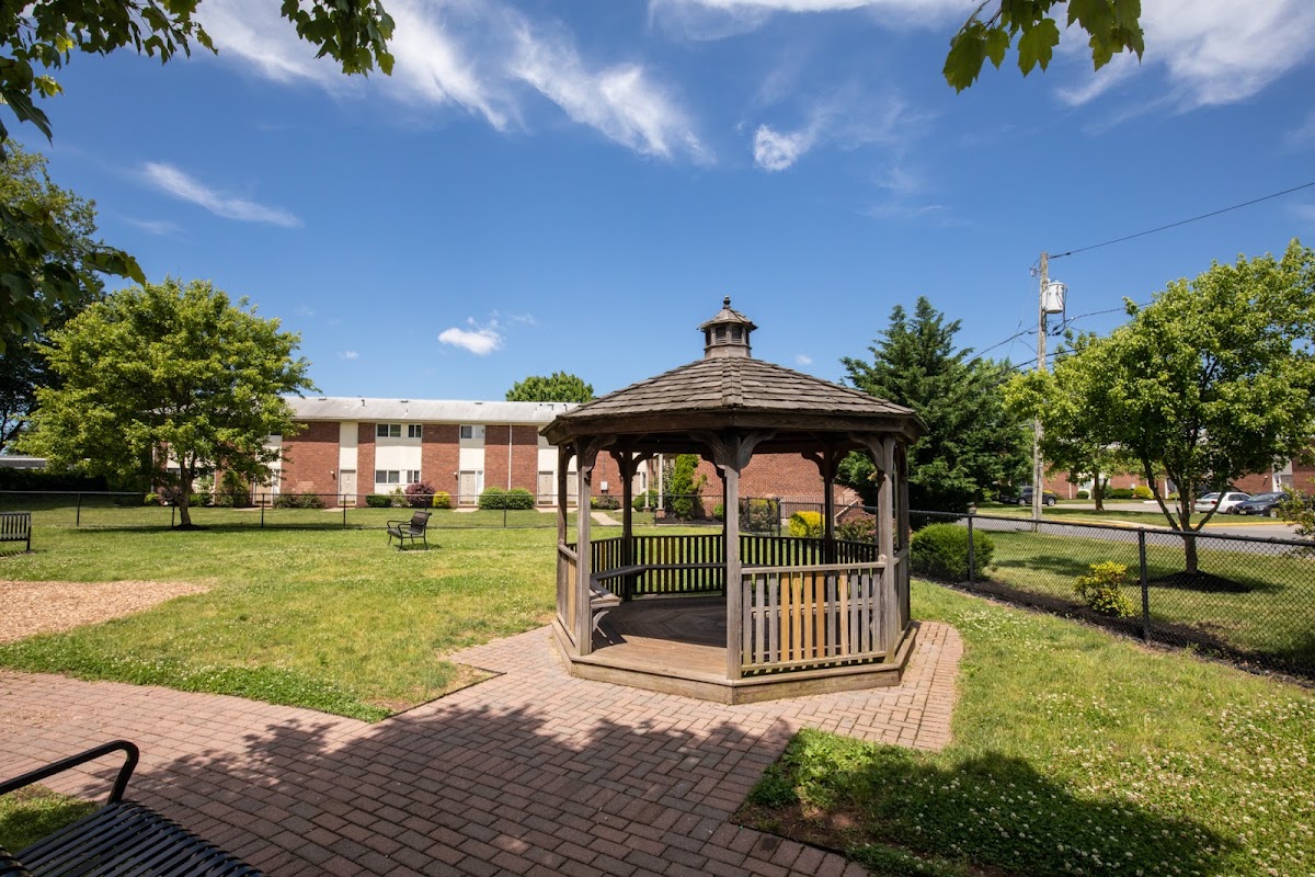 Princeton Gardens apartments in Piscataway, NJ