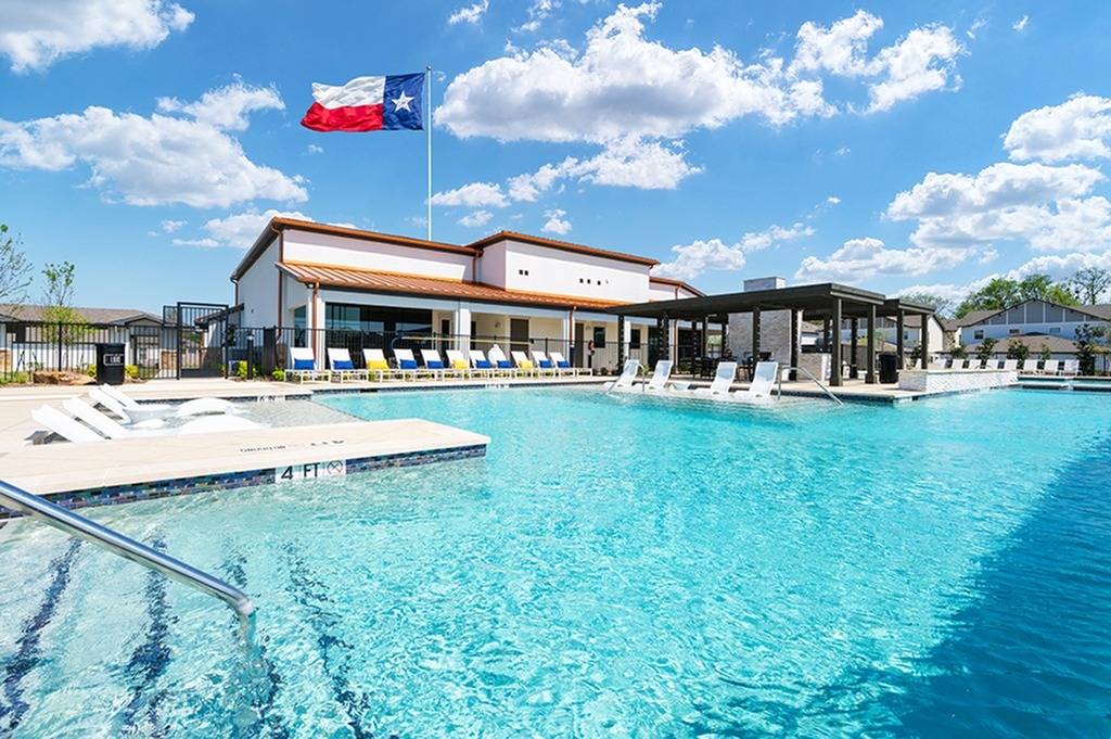 Luxe Prosper apartments in Addison, TX