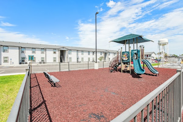 Lucksinger Apartments apartments in Mission TX