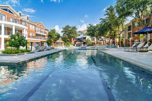 Cortland West Plano apartments in Addison, TX