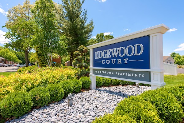 Edgewood Court apartments in Agawam, MA