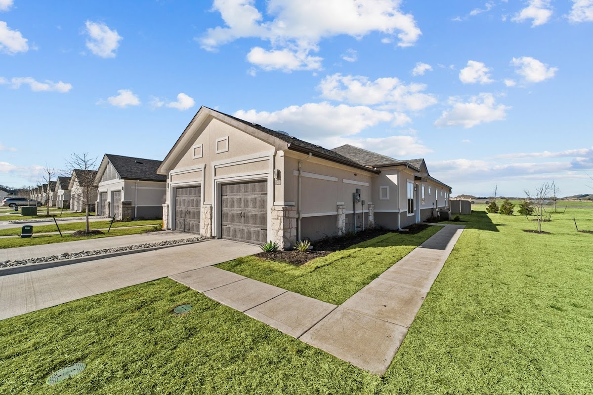 Luxe of McKinney apartments in Addison, TX