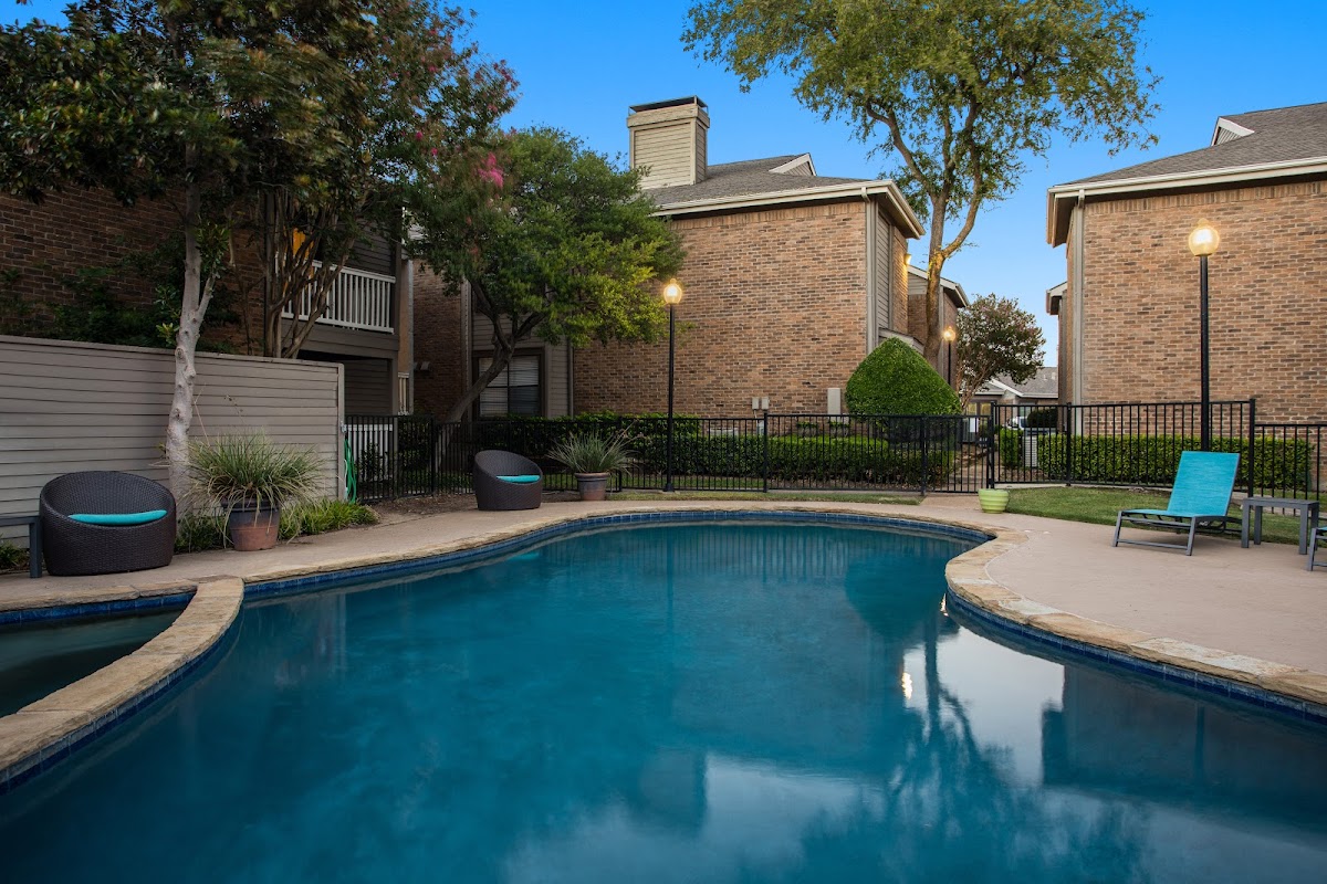 Adair off Addison apartments in Dallas TX