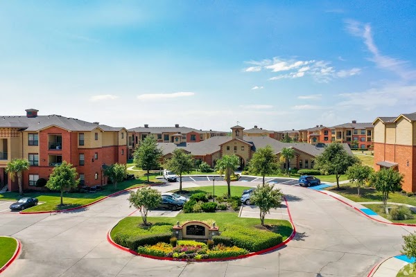Bella Madera apartments in Addison TX