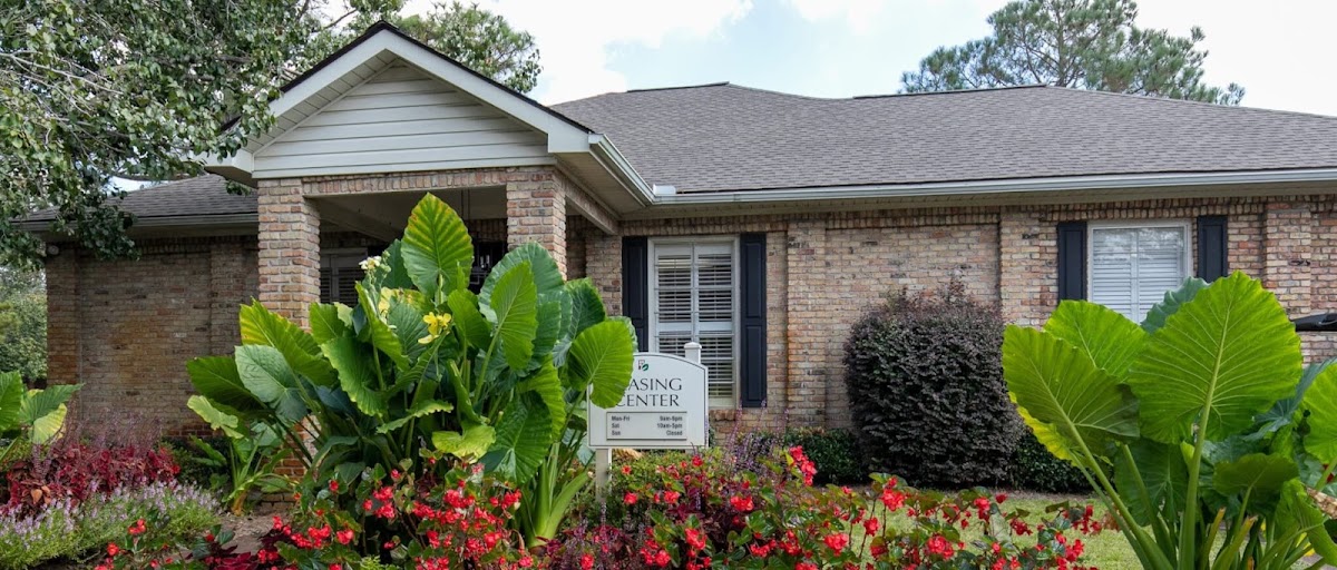 Yester Oaks apartments in Mobile AL