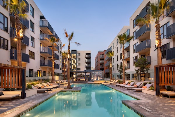 AMLI Old Pasadena apartments in Alhambra, CA
