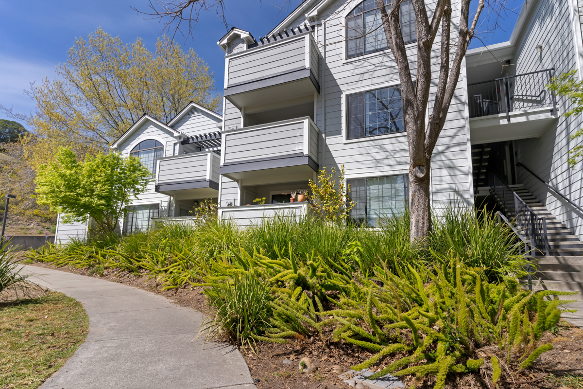 Deer Valley Apartments apartments in San Rafael, CA