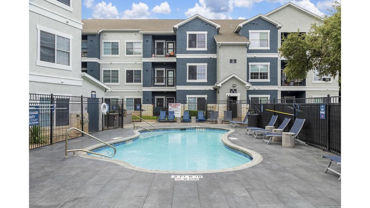 Hillside on Cannon apartments in Austin TX