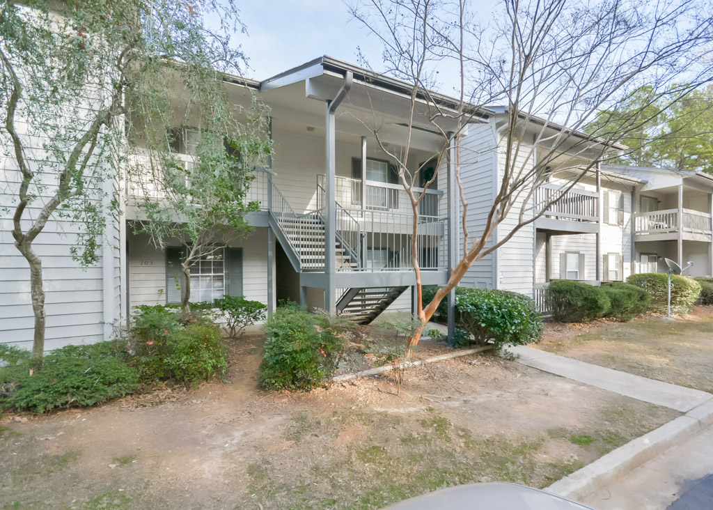 Arbor Crossing apartments in Lithonia, GA