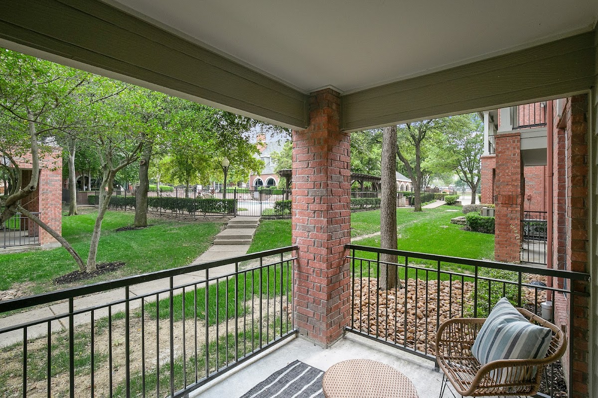 Cortland Prairie Creek apartments in Richardson, TX