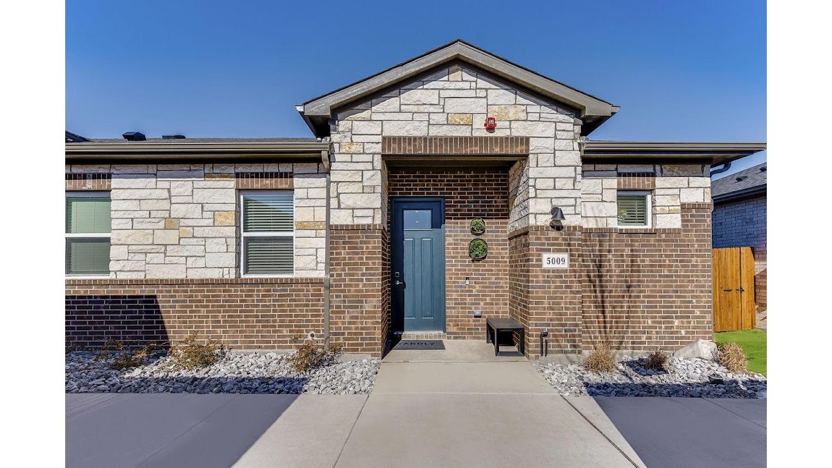 Yardly Cross Creek Meadows apartments in Addison, TX