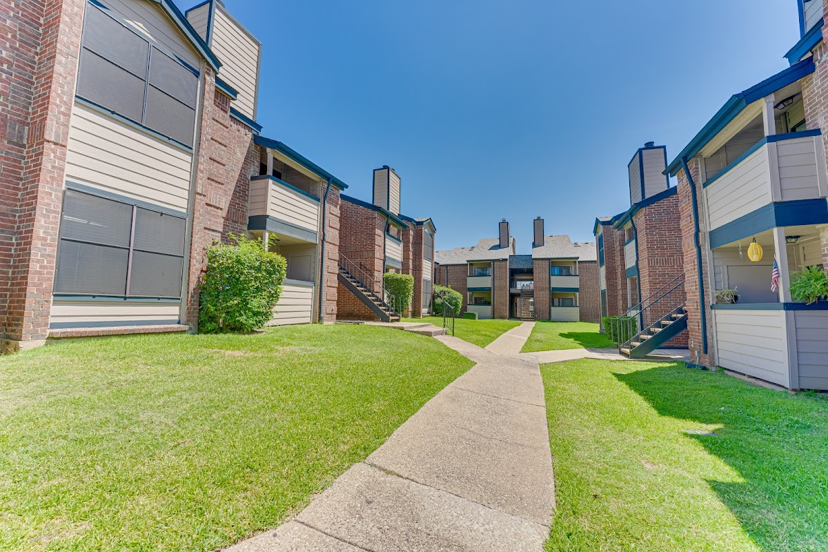 Indian Creek Apartments apartments in Carrollton TX