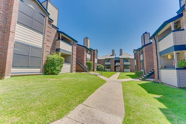 Indian Creek Apartments apartments in Addison TX