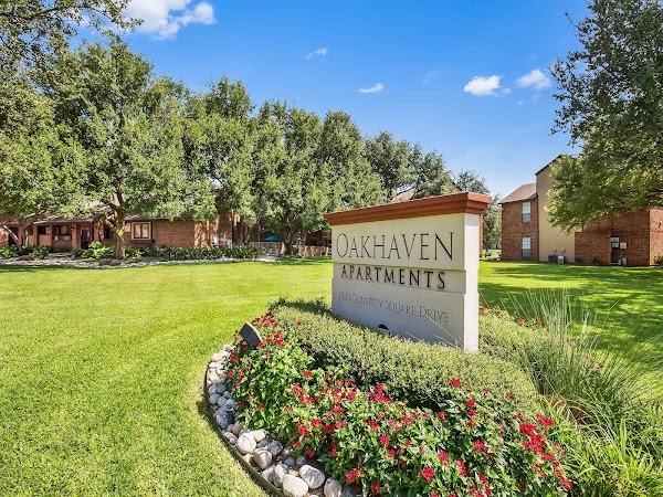 Oakhaven Apartments apartments in Addison TX