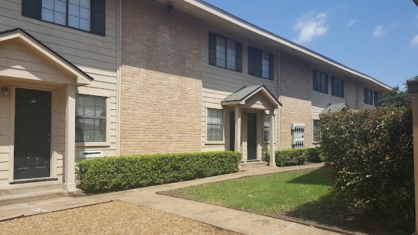 Huntington Townhomes Apartments apartments in Addison, TX