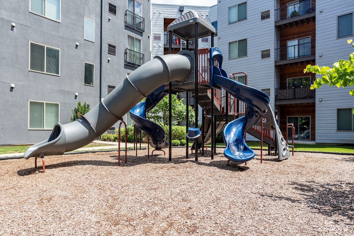 The Monarch apartments in Des Plaines, IL
