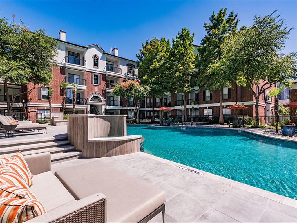 Gateway East at the Arts District apartments in Dallas TX