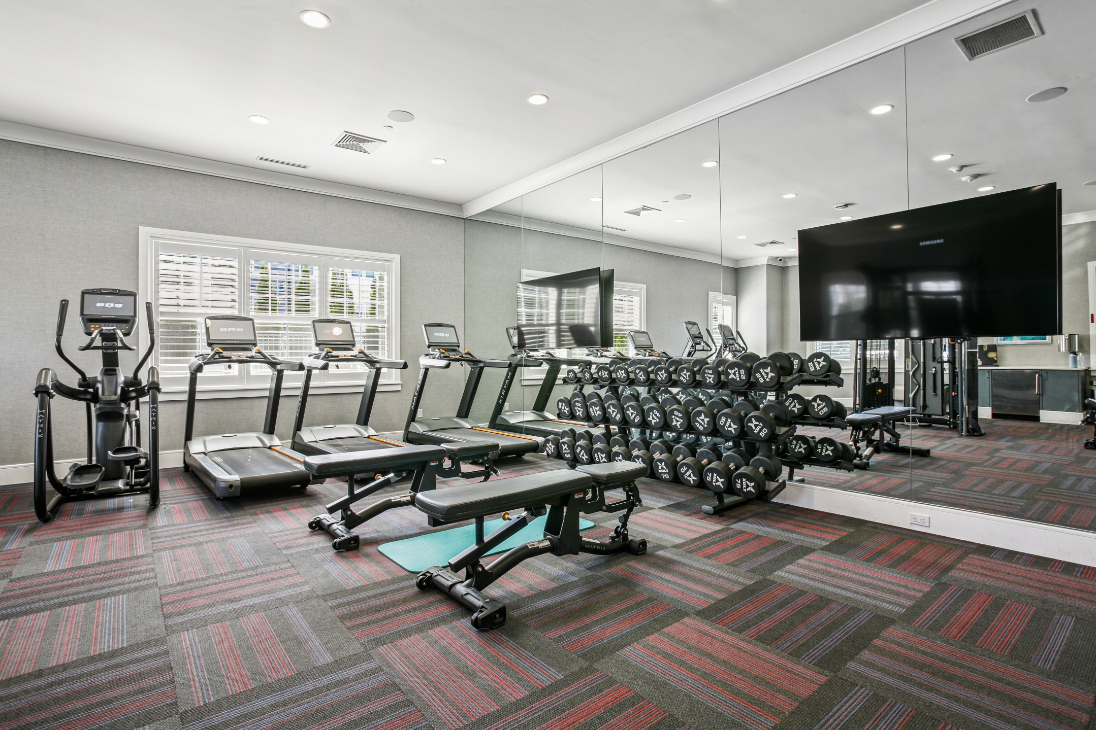 Onyx apartments in Uniondale, NY