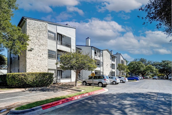 Retreat at Barton Creek apartments in Austin TX
