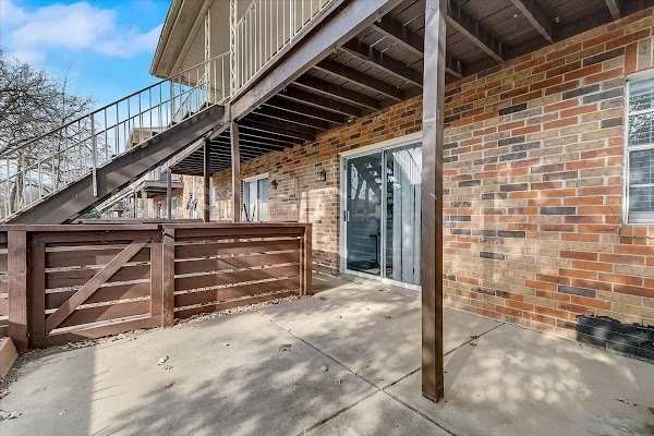 WatersEdge apartments in Addison, TX
