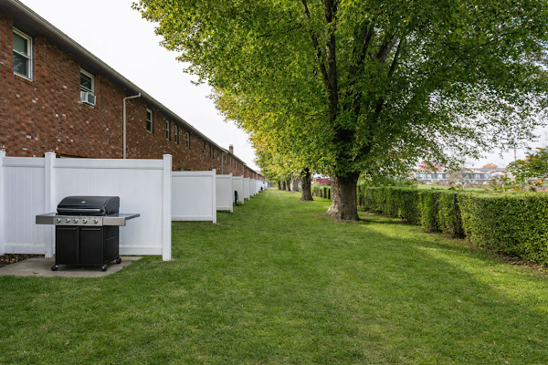 Brookview Townhomes apartments in Agawam, MA