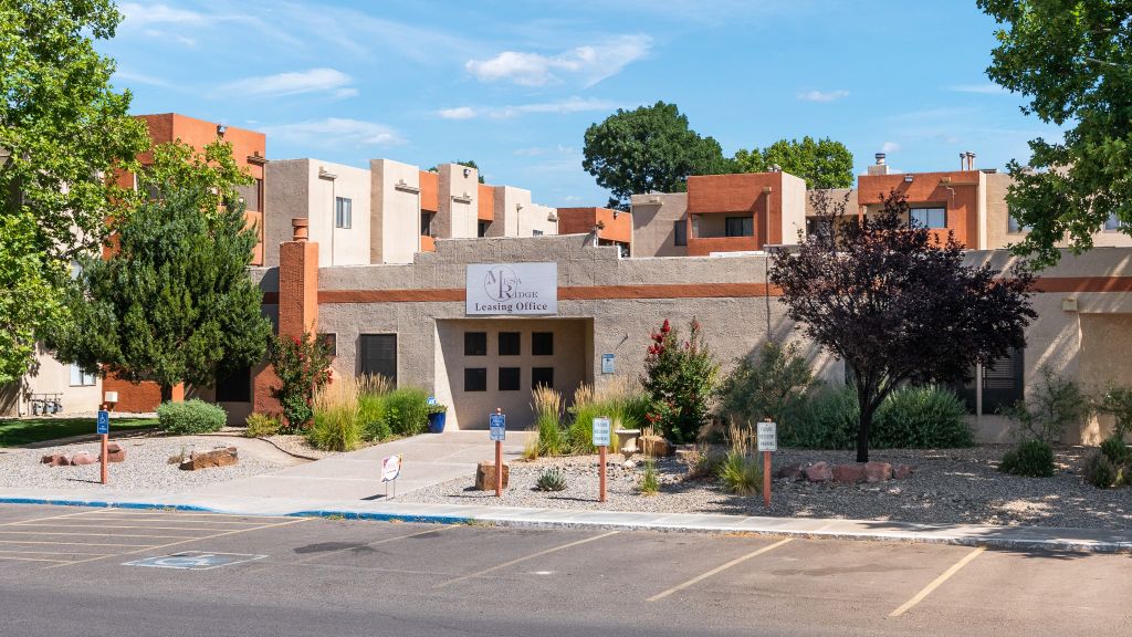Mesa Ridge Apartments apartments in Albuquerque NM