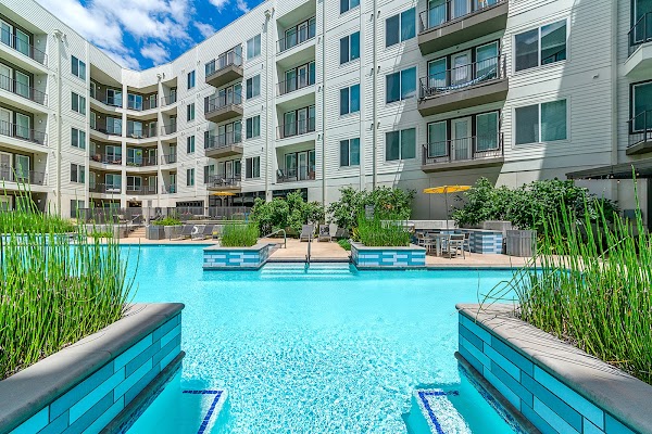 Axis 110 apartments in Richardson, TX