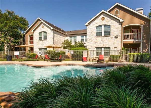 Saddle Creek apartments in Kyle, TX