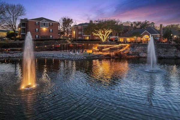 Lakeshore at Preston apartments in Addison, TX
