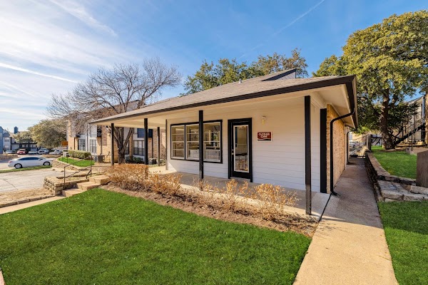 Bella Vista Apartments apartments in Addison TX